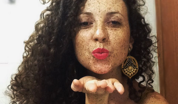 Entrevista: Raiane Gontijo Barros - fisioterapeuta surda
