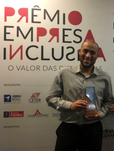 CEO da SignumWeb ganha Prêmio Empresa Inclusiva